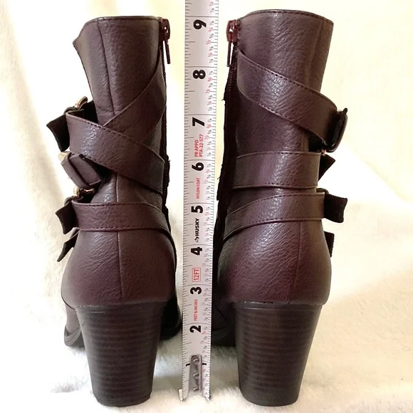 JUSTFAB Katja Four Buckle Side Zip Faux Leather Block Heel Moto Boots Size 7.5 - Picture 9 of 13